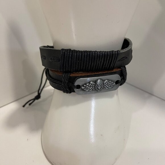 Handcrafted Leather 2 Bracelets set  With Eagle open wings Emblem & Adjustable - Picture 2 of 9